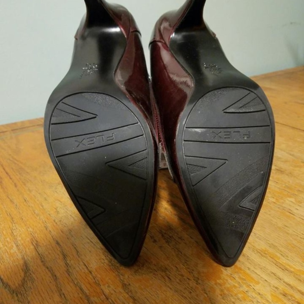 Womens Life Stride Size 10 Deep Red Patent Loafer